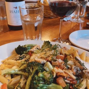 Restaurant Gastrognome - Grilled Chicken and Penne Pasta + Red Wine - New American Near Me - Idyllwild, California