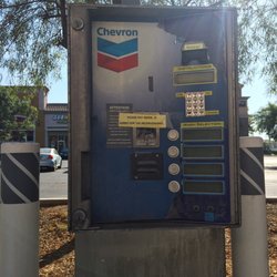Chevron - Car wash isn't accepting cards. Pay inside before getting in line!