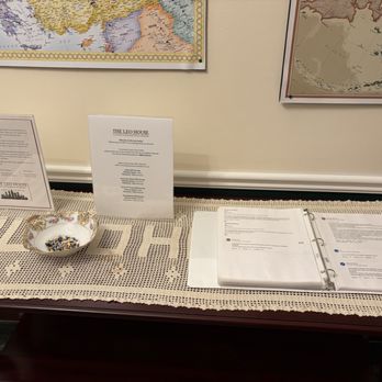 The Leo House - Table explaining where to place the pins and a binder with notes and reviews from past guests! - Bed & Breakfast Near Me - New York, New York The Leo House - Table explaining where to place the pins and a binder with notes and reviews from past guests! - Bed & Breakfast Near Me - New York, New York
