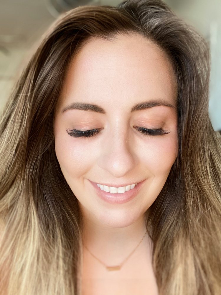 Lash a Go-Go Logo