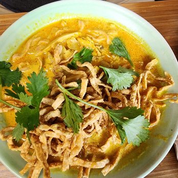 Khom Loi - Yellow curry with noodles - Thai Near Me - Sebastopol, California