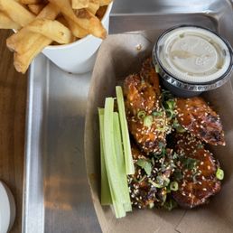 BBQ wings & French Fries