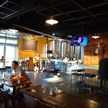 Ponderosa Brewing - Aaryn Bent .singing in the background - Breweries Near Me - Albuquerque, New Mexico Ponderosa Brewing - Aaryn Bent .singing in the background - Breweries Near Me - Albuquerque, New Mexico