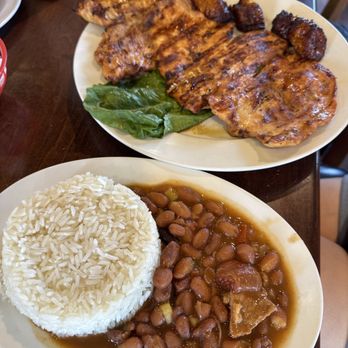 La Chiva Colombian Restaurant - Grilled chicken with beans and rice - Colombian Near Me - Long Beach, California