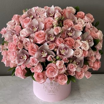 De Vaze Flowers - Florists Near Me - Burbank, California De Vaze Flowers - Florists Near Me - Burbank, California