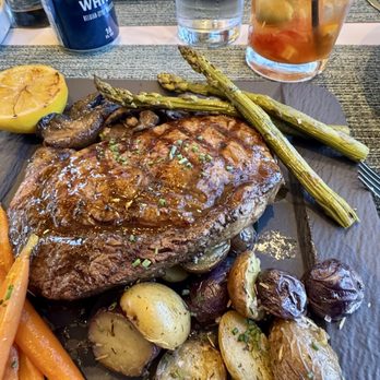 Taverne In The Sky - Ribeye w sides and waygu bolognese! - American Near Me - Green Bay, Wisconsin Taverne In The Sky - Ribeye w sides and waygu bolognese! - American Near Me - Green Bay, Wisconsin