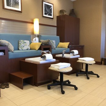Fairmont Spa - Pedicure seating area. Very comfortable! Nice tubs for soaking feet as well. - Day Spas Near Me - Wailea, Hawaii