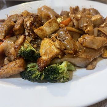 Maya Thai Laos Cafe - Pad See Ew - Laotian Near Me - Alameda, California Maya Thai Laos Cafe - Pad See Ew - Laotian Near Me - Alameda, California