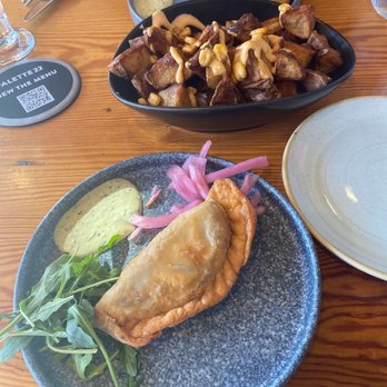 Palette 22 - Short Rib Empanada and Roasted Sweet Potatoes - Bars Near Me - Arlington, Virginia Palette 22 - Short Rib Empanada and Roasted Sweet Potatoes - Bars Near Me - Arlington, Virginia