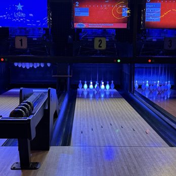 Downtown Flavortown - Arcades Near Me - Pigeon Forge, Tennessee