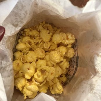 Garrett Popcorn Shops - buttery popcorn - Popcorn Shops Near Me - Chicago, Illinois