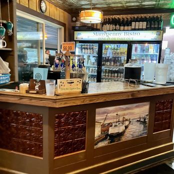 Manypenny Bistro - Main bar - Pizza Near Me - Bayfield, Wisconsin Manypenny Bistro - Main bar - Pizza Near Me - Bayfield, Wisconsin