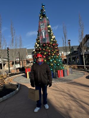 Woodbury Common Premium Outlets by null