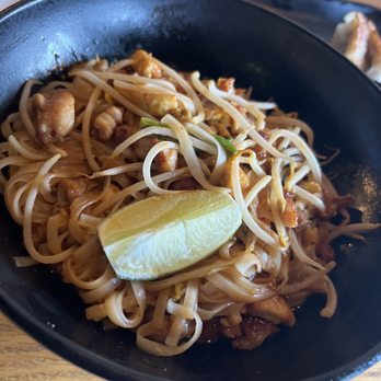 Mian Noodle House - Had pad thai with chicken and thai tea. Pretty good. - Ramen Near Me - Fredericksburg, Virginia