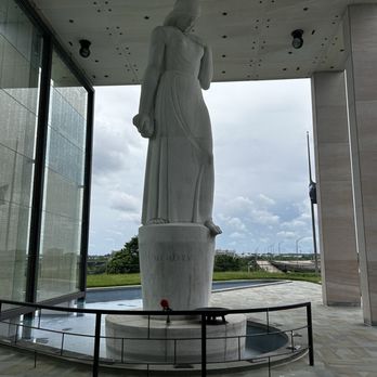 Virginia War Memorial - Landmarks & Historical Buildings Near Me - Richmond, Virginia