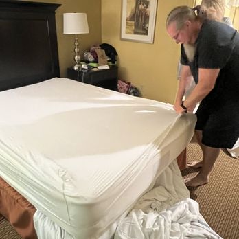 Vacation Village at Williamsburg - Trying to get the sheet to fit, they made the bed and left it loose! - Resorts Near Me - Williamsburg, Virginia Vacation Village at Williamsburg - Trying to get the sheet to fit, they made the bed and left it loose! - Resorts Near Me - Williamsburg, Virginia