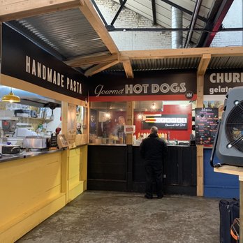 Mercato Metropolitano - Gourmet Hot Dogs - Farmers Market Near Me - London, XGL Mercato Metropolitano - Gourmet Hot Dogs - Farmers Market Near Me - London, XGL