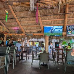 Tiki Bar & Grill - Great tiki !