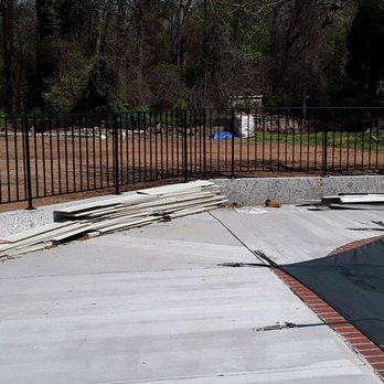 J Painting And Home Services - Installing Fence - Fences & Gates Near Me J Painting And Home Services - Installing Fence - Fences & Gates Near Me