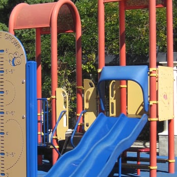 Reeves Park - This BH 'Mini' is kid friendly; lots of tots, parents and nannys to be found. - Parks Near Me - Beverly Hills, California