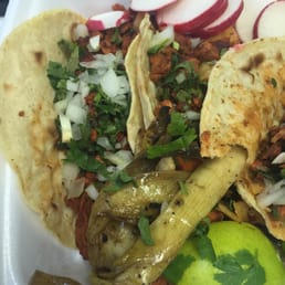 Tacos al pastor.