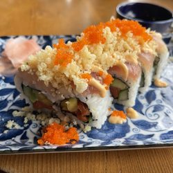 Opa Sushi Bar - Roll with mango