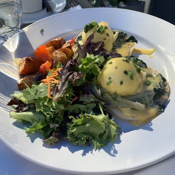 Le Mistral - Florentine eggs benedict - French Near Me - Brooklyn, New York Le Mistral - Florentine eggs benedict - French Near Me - Brooklyn, New York