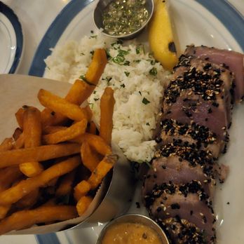 Lure Fish House - Tuna sweet potato fries and coleslaw - Seafood Near Me - Porter Ranch, California Lure Fish House - Tuna sweet potato fries and coleslaw - Seafood Near Me - Porter Ranch, California