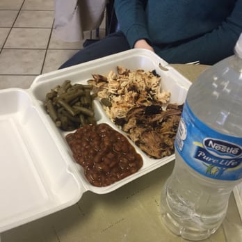 Fainmous BBQ - Dried out chicken and pulled pork with on remarkable green beans on the side - Barbeque Near Me - Houston, Texas