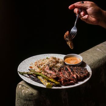 Amavi Restaurant - Mediterranean Near Me - Miami, Florida