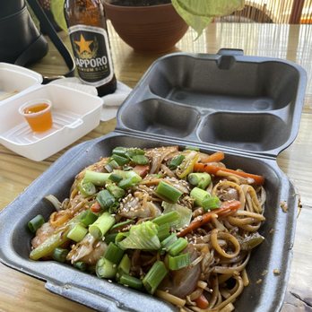 Kamakura - Yakisoba con Camarones - Ramen Near Me - San Juan, Puerto Rico