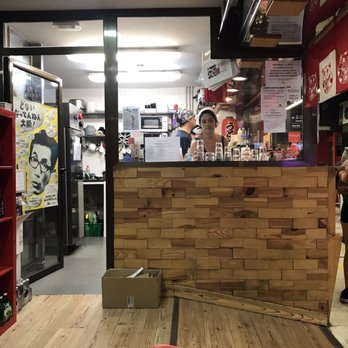 Yankenpon - Booth inside a food mall - Sushi Bars Near Me - Madrid, M