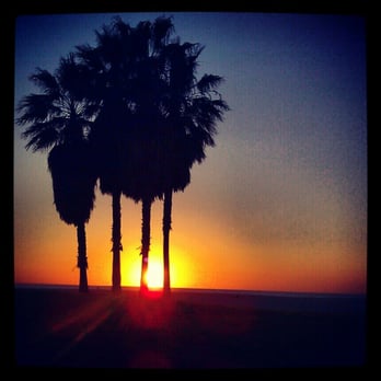 Venice Beach Boardwalk - The sunsets are beautiful here. - Beaches Near Me - Venice, California Venice Beach Boardwalk - The sunsets are beautiful here. - Beaches Near Me - Venice, California