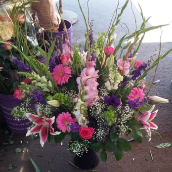 Montecito Flowers - Large Bouquet - Florists Near Me - Santa Barbara, California Montecito Flowers - Large Bouquet - Florists Near Me - Santa Barbara, California
