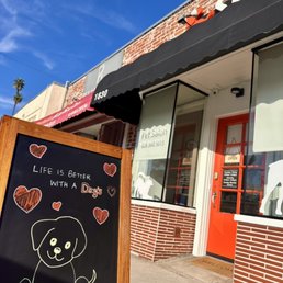 Exterior outside entrance of Soo's Pet Salon - Valentine - South Pasadena, California Exterior outside entrance of Soo's Pet Salon - Valentine - South Pasadena, California