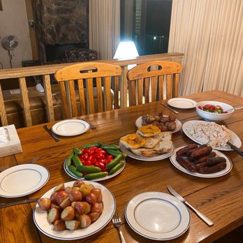 Lagonita Lodge - Inside - Hotels Near Me - Big Bear Lake, California