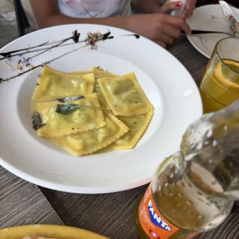 Da Ernesto - Ravioli with butter sage sauce - Italian Near Me - Luzern, LU Da Ernesto - Ravioli with butter sage sauce - Italian Near Me - Luzern, LU