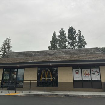 McDonald's - Outside - Burgers Near Me - Los Gatos, California