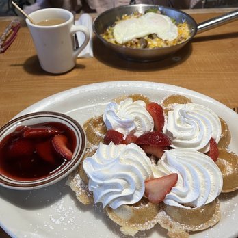 Stacks On Route 66 - Strawberry waffle - American Near Me - Glendora, California