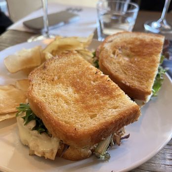 The Horse Radish - Turkey - New American Near Me - Carlton, Oregon