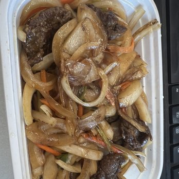 Casual Chinese - beef and noodles in a styrofoam container - Chinese Near Me - Newport, Kentucky Casual Chinese - beef and noodles in a styrofoam container - Chinese Near Me - Newport, Kentucky