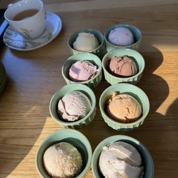 Jolly's Old-Fashioned Teas Cream - Ice cream flight! - Ice Cream & Frozen Yogurt Near Me - Belmont, California Jolly's Old-Fashioned Teas Cream - Ice cream flight! - Ice Cream & Frozen Yogurt Near Me - Belmont, California
