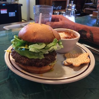 Roslyn Cafe - bahn me burger - American Near Me - Roslyn, Washington