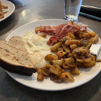 Fido - Coffee & Tea Near Me - Nashville, Tennessee