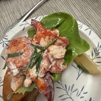 P.J. Clarke’s - PJ Clarke's Lobster Roll - American Near Me - New York, New York P.J. Clarke’s - PJ Clarke's Lobster Roll - American Near Me - New York, New York