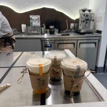 CHICHA San Chen - Dong ding oolong + creamy mango tart - Tea Rooms Near Me - Los Angeles, California