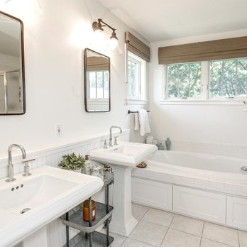 Goldfinch Interiors - Master Bathroom - Home Staging Near Me Goldfinch Interiors - Master Bathroom - Home Staging Near Me