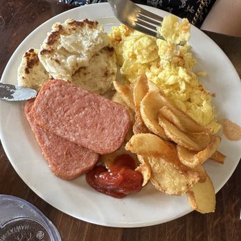 Kihei Caffe Lahaina - Spam and Eggs Breakfast - Breakfast & Brunch Near Me - Lahaina, Hawaii Kihei Caffe Lahaina - Spam and Eggs Breakfast - Breakfast & Brunch Near Me - Lahaina, Hawaii