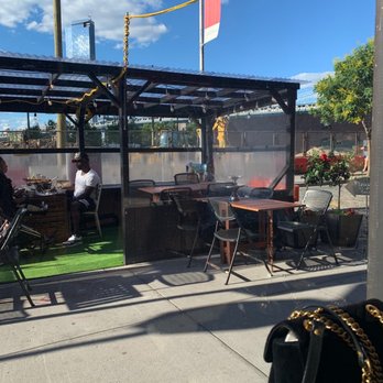 Ignazio's - Outside dinning - Pizza Near Me - Brooklyn, New York