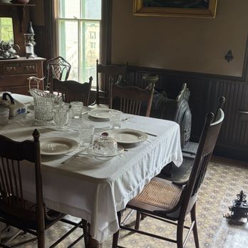 Kline Creek Farm - house - Attraction Farms Near Me - West Chicago, Illinois